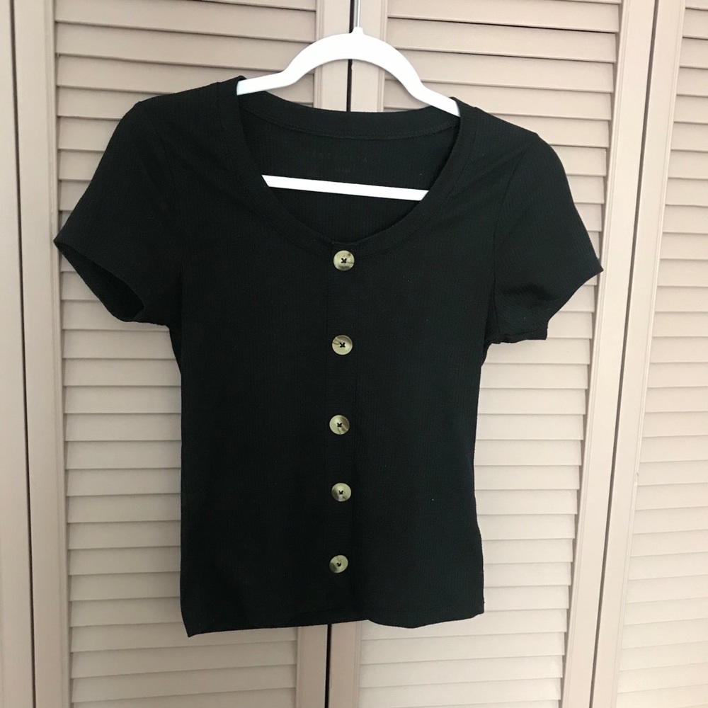 Aeropostale black button down tee